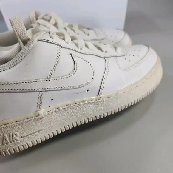 Youth Nike Air Force 1 Low Triple White Sz 7 Kids 011839 Casual Leather Sneakers - Picture 4 of 8